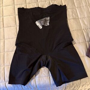 Honeylove black shaper short size 1X